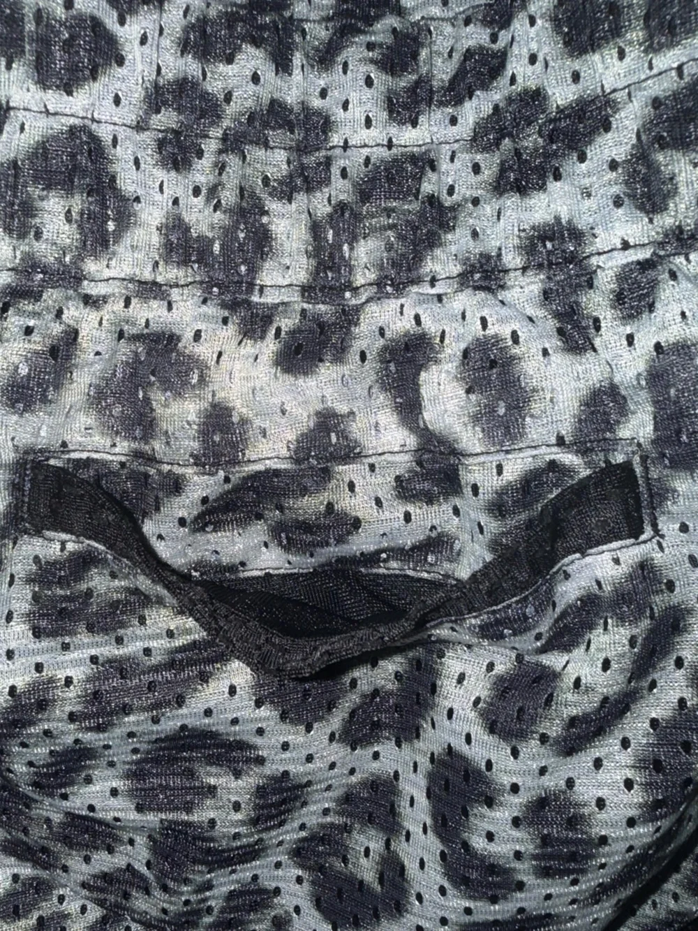 Hurley GUC Women’s Grey and black Leopard mesh Athletic Shorts size m low rise